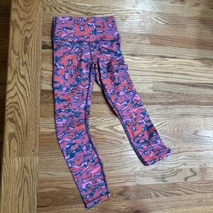 Lululemon Size 4 Wunder Under HR Tight 25”. Like new. Gorg discontinued pattern!
